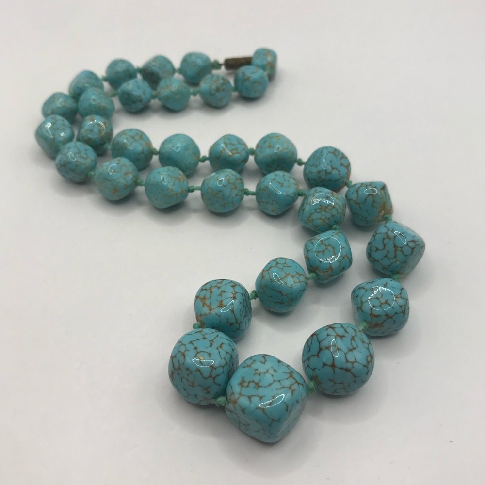 Vintage Turquoise Dyed Howlite Beaded Necklace - Picture 4 of 7